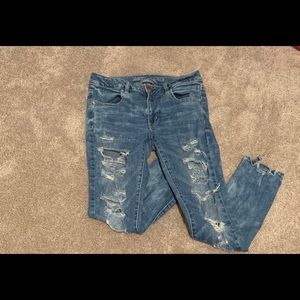 Destroyed AE Jeans 🖤